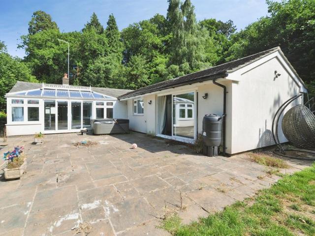 4 bedroom detached bungalow for sale