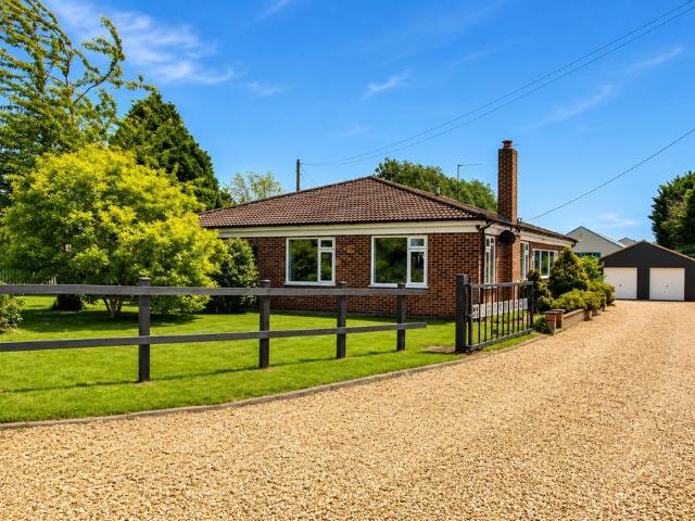 4 bedroom detached bungalow for sale