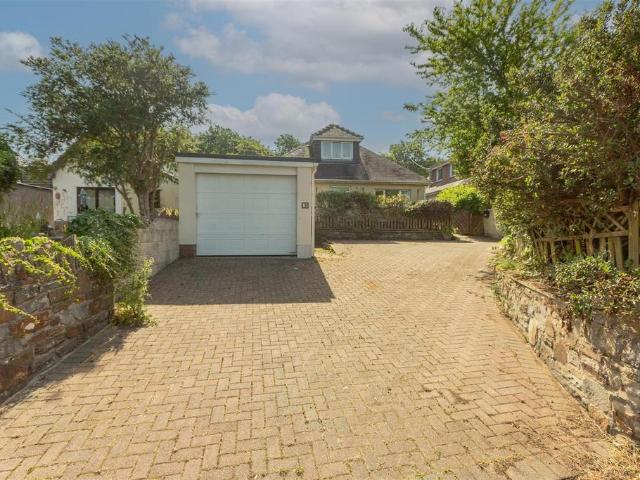 4 bedroom detached bungalow for sale