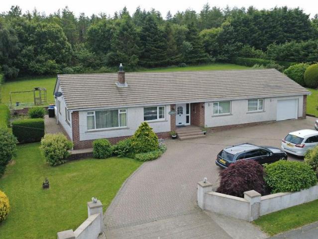 4 bedroom detached bungalow for sale