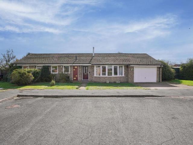 4 bedroom detached bungalow for sale