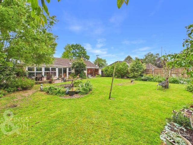 4 bedroom detached bungalow for sale