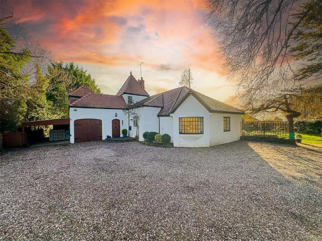 4 bedroom detached bungalow for sale