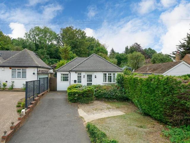 4 bedroom detached bungalow for sale