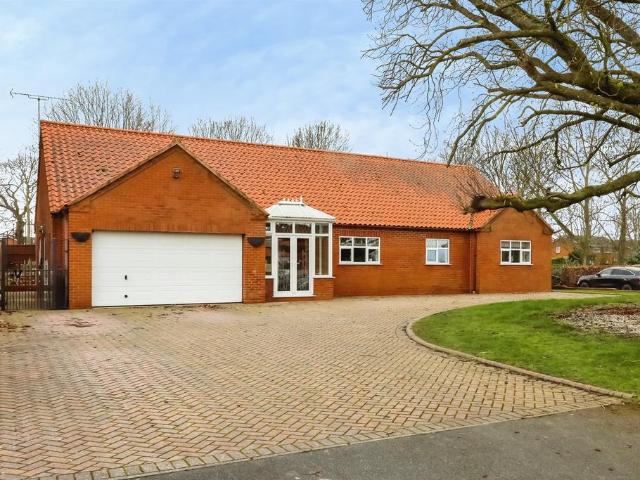 4 bedroom detached bungalow for sale