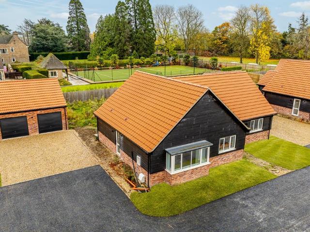 4 bedroom detached bungalow for sale