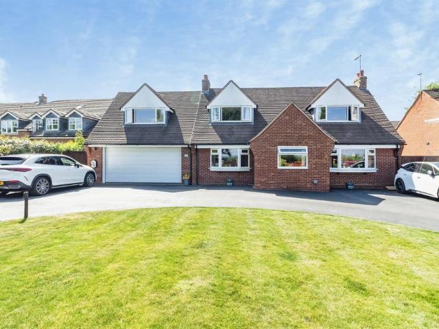 4 bedroom detached bungalow for sale
