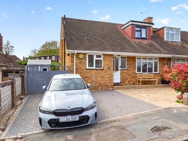 4 bedroom detached bungalow for sale