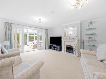 4 bedroom detached bungalow for sale