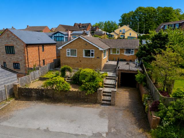 4 bedroom detached bungalow for sale