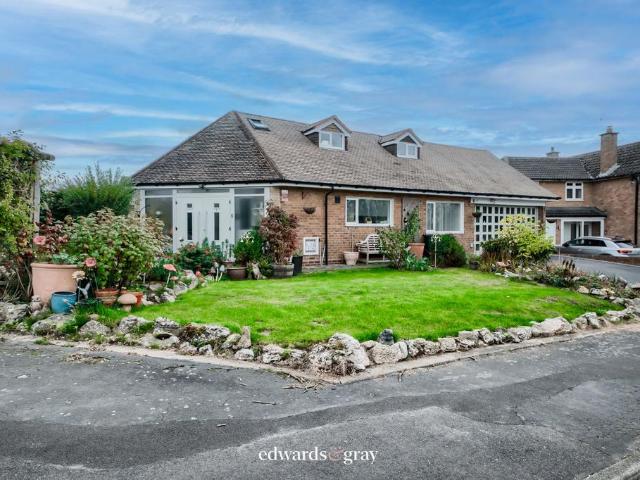 4 bedroom detached bungalow for sale