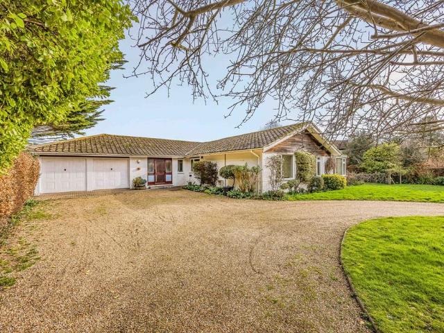 4 bedroom detached bungalow for sale