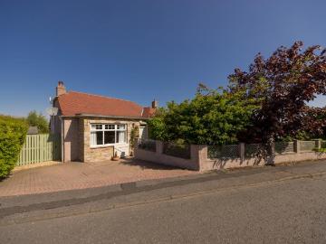 4 bedroom detached bungalow for sale