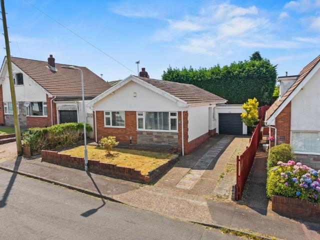 4 bedroom detached bungalow for sale