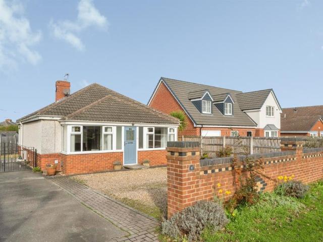 4 bedroom detached bungalow for sale