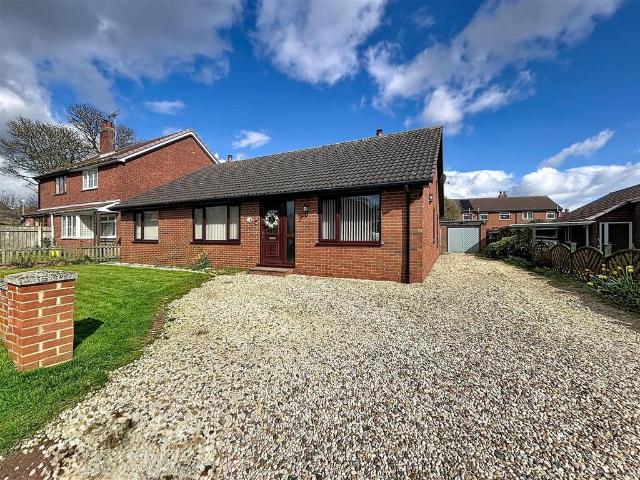 4 bedroom detached bungalow for sale