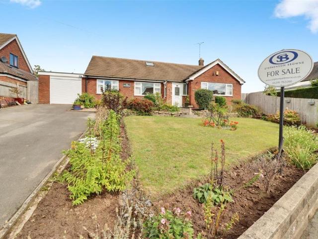 4 bedroom detached bungalow for sale