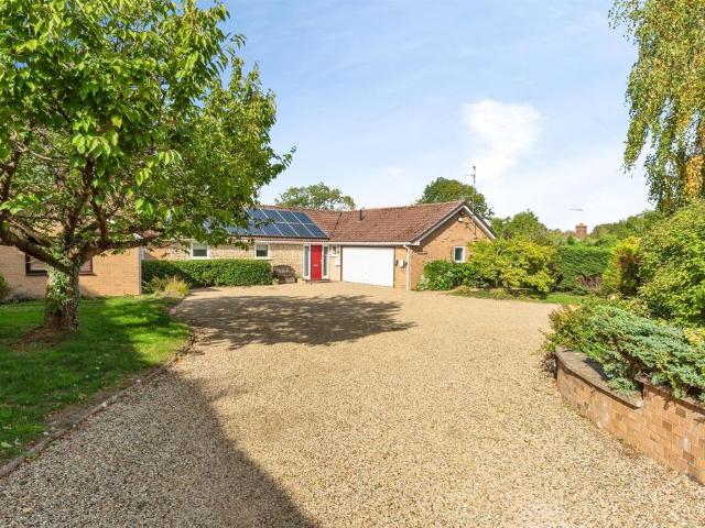 4 bedroom detached bungalow for sale