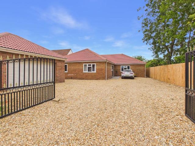3 bedroom detached bungalow for sale