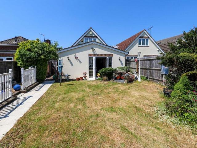 4 bedroom detached bungalow for sale