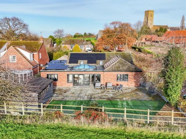 4 bedroom detached bungalow for sale