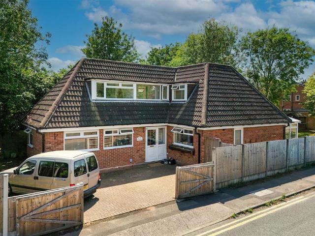4 bedroom detached bungalow for sale