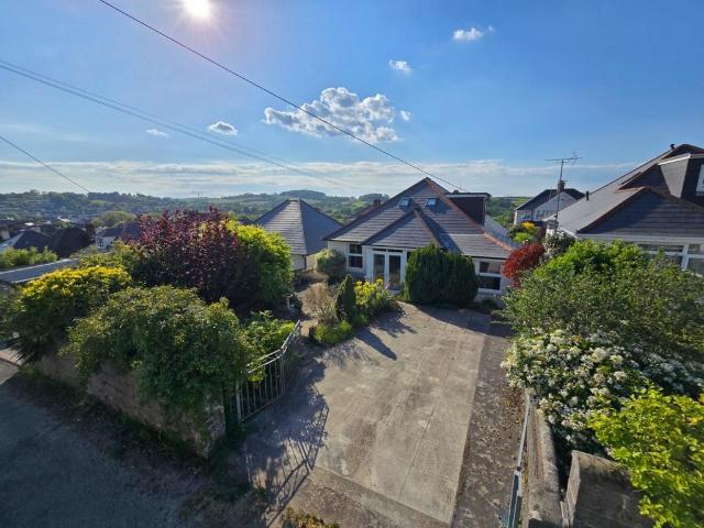 4 bedroom detached bungalow for sale
