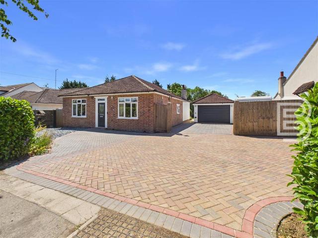 4 bedroom detached bungalow for sale