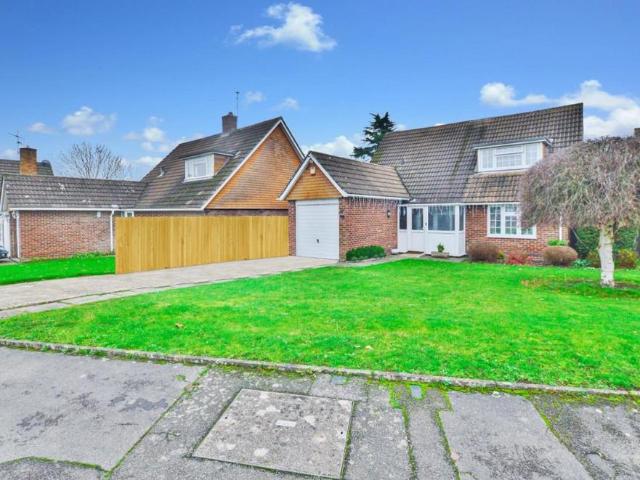 4 bedroom detached bungalow for sale