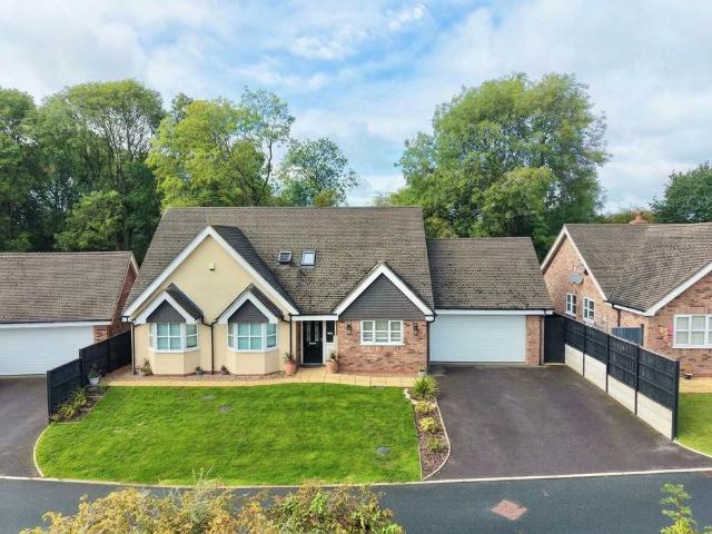 4 bedroom detached bungalow for sale