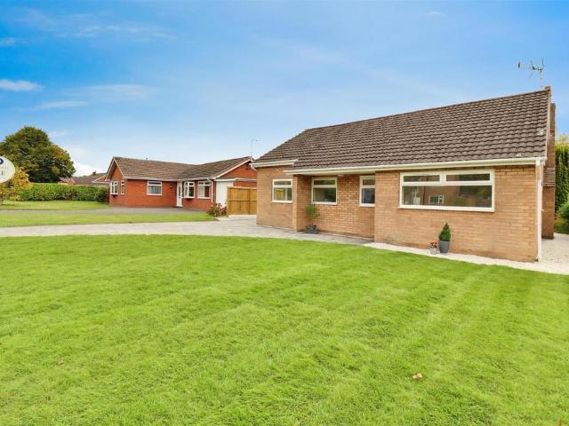 4 bedroom detached bungalow for sale