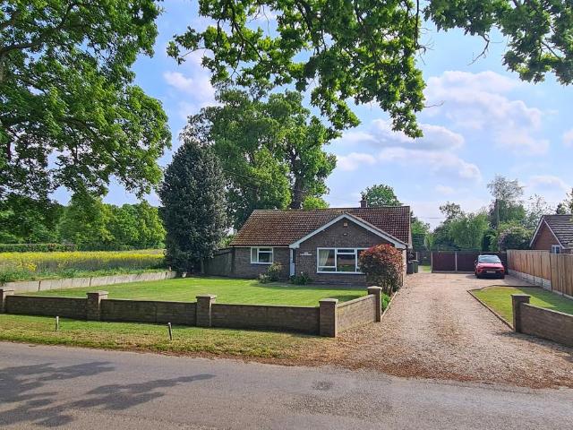4 bedroom detached bungalow for sale