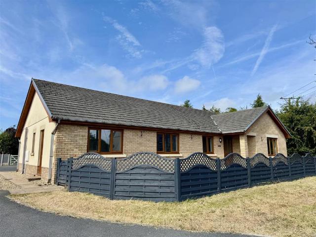 4 bedroom detached bungalow for sale