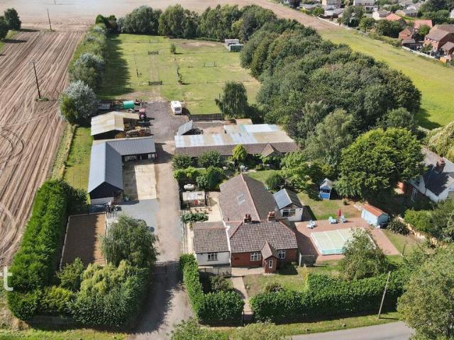 4 bedroom detached bungalow for sale