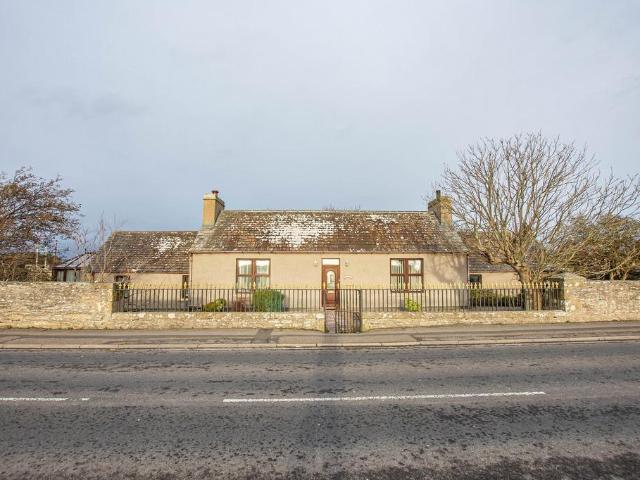 4 bedroom detached bungalow for sale