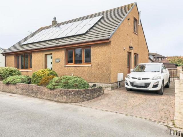 4 bedroom detached bungalow for sale