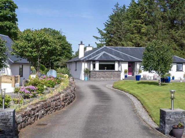 4 bedroom detached bungalow for sale