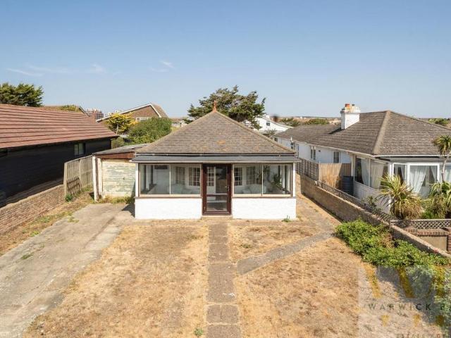 4 bedroom detached bungalow for sale