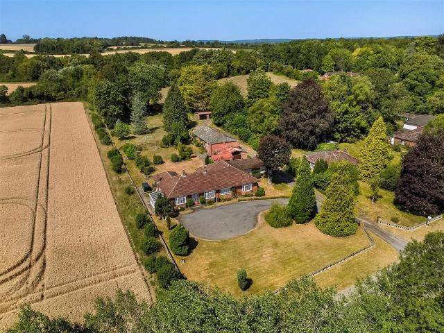 4 bedroom detached bungalow for sale