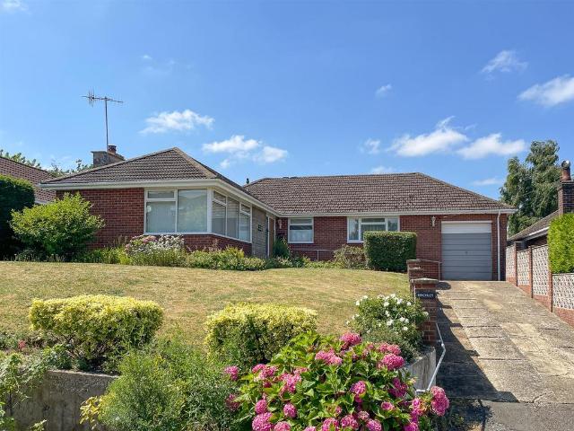 4 bedroom detached bungalow for sale