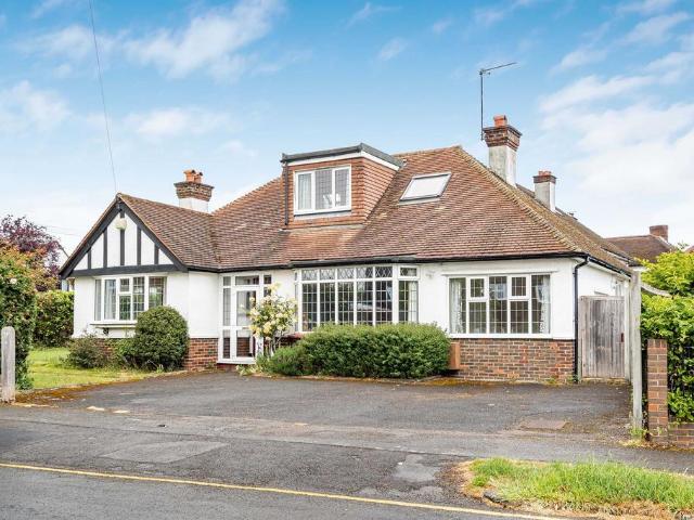 4 bedroom detached bungalow for sale