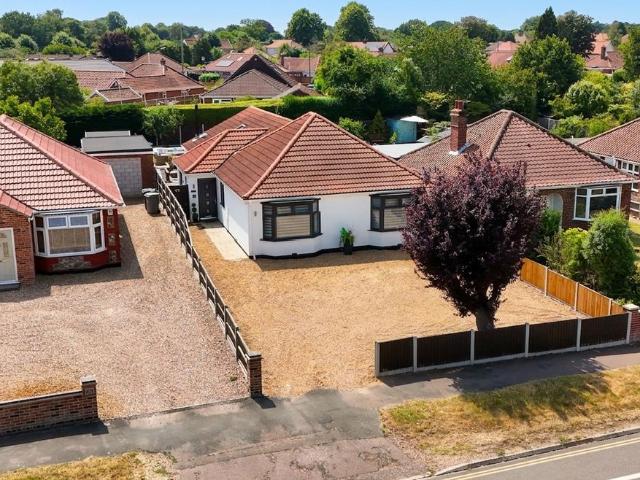 4 bedroom detached bungalow for sale