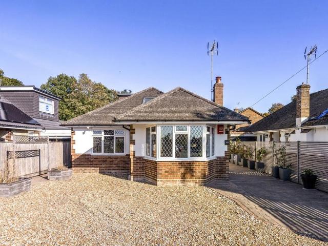 4 bedroom detached bungalow for sale