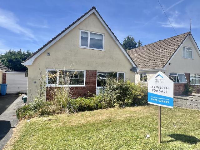 4 bedroom detached bungalow for sale