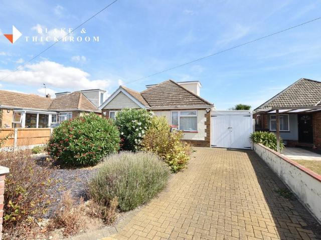 4 bedroom detached bungalow for sale