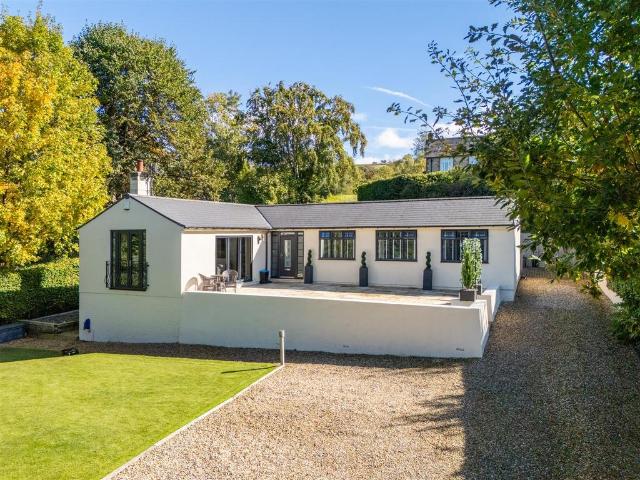 4 bedroom detached bungalow for sale