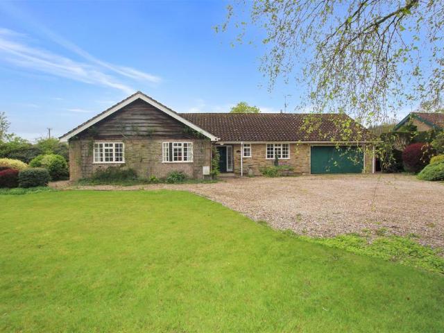 4 bedroom detached bungalow for sale