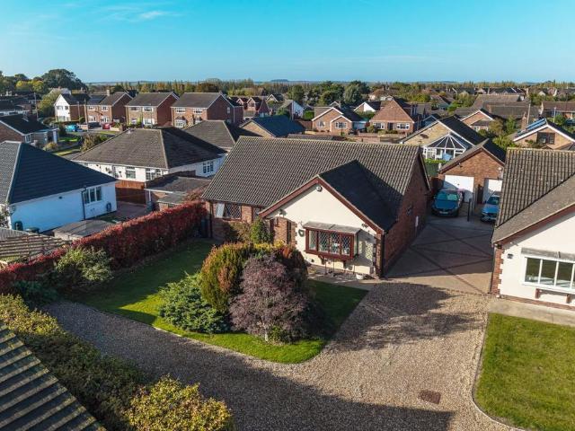 4 bedroom detached bungalow for sale