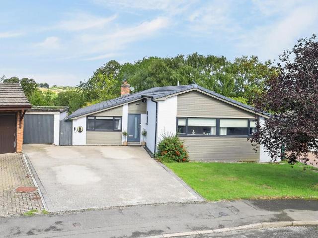 4 bedroom detached bungalow for sale
