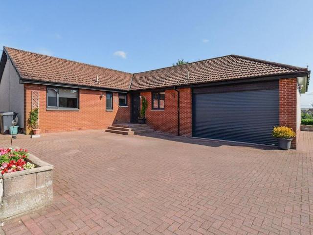 4 bedroom detached bungalow for sale